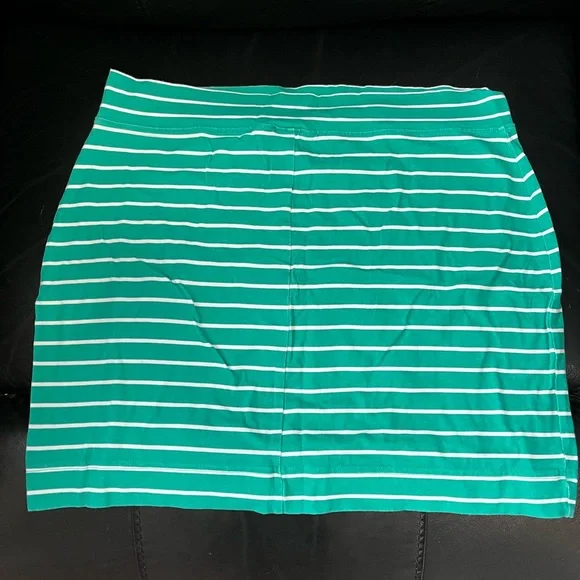 Moda International mini skirt - Picture 3 of 3